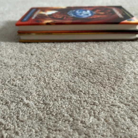 Beyond the grave and Black Circle The 39 clues series - Picture 4 of 4